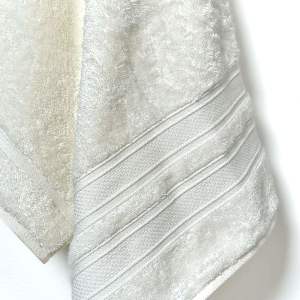 03 09 0073 Toalha Banho Magnifique Marfim 002